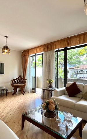 Casa à venda com 196m², 4 quartos e 4 vagas Casa à venda com 196m², 4 quartos e 4 vagasSala