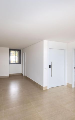 Apartamento à venda com 240m², 4 quartos e 4 vagas Apartamento à venda com 240m², 4 quartos e 4 vagasSala 2
