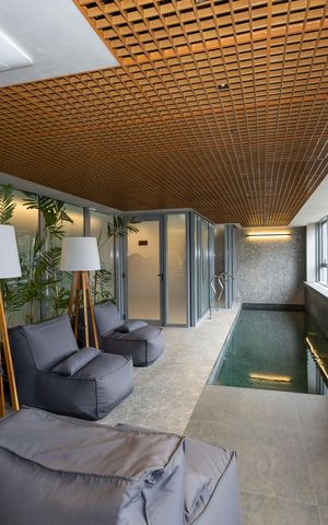 Apartamento à venda com 240m², 4 quartos e 4 vagas Apartamento à venda com 240m², 4 quartos e 4 vagasÁrea comum - Spa