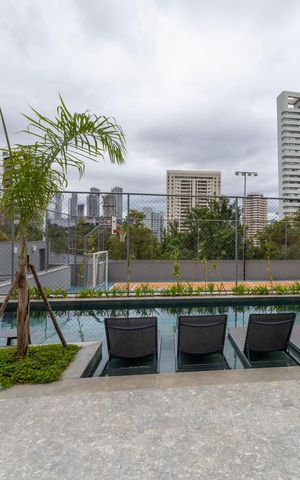 Apartamento à venda com 240m², 4 quartos e 4 vagas Apartamento à venda com 240m², 4 quartos e 4 vagasÁrea comum - Piscina