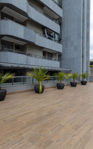 Apartamento à venda com 240m², 4 quartos e 4 vagas Apartamento à venda com 240m², 4 quartos e 4 vagasÁrea comum