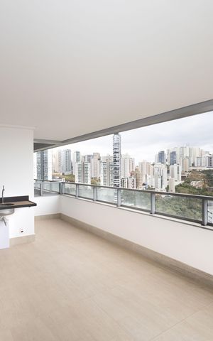 Apartamento à venda com 240m², 4 quartos e 4 vagas Apartamento à venda com 240m², 4 quartos e 4 vagasVaranda da Sala 1