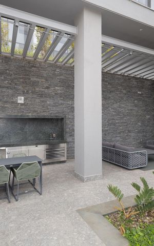 Apartamento à venda com 240m², 4 quartos e 4 vagas Apartamento à venda com 240m², 4 quartos e 4 vagasÁrea comum - Área Gourmet