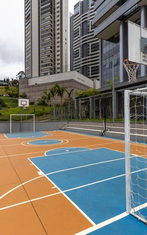 Apartamento à venda com 240m², 4 quartos e 4 vagas Apartamento à venda com 240m², 4 quartos e 4 vagasÁrea comum - Quadra Poliesportiva