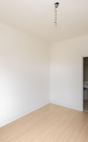 Apartamento à venda com 240m², 4 quartos e 4 vagas Apartamento à venda com 240m², 4 quartos e 4 vagasSuíte 2