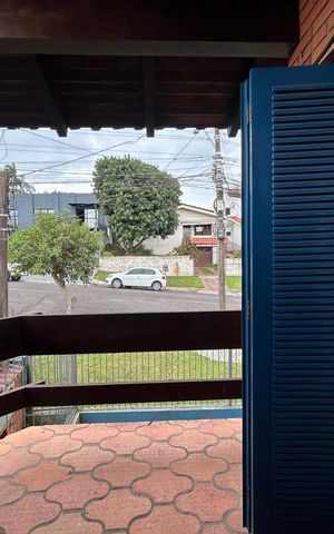 Casa para alugar com 290m², 4 quartos e 1 vaga Casa para alugar com 290m², 4 quartos e 1 vagaSacada - Sala