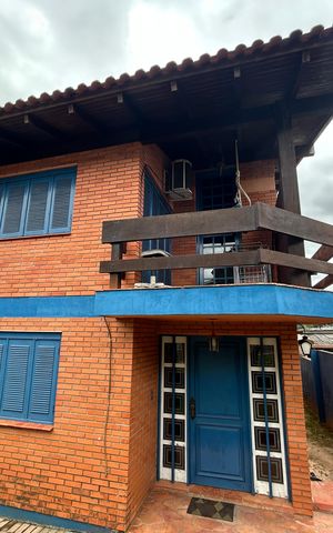 Casa para alugar com 290m², 4 quartos e 1 vaga Casa para alugar com 290m², 4 quartos e 1 vagaFachada