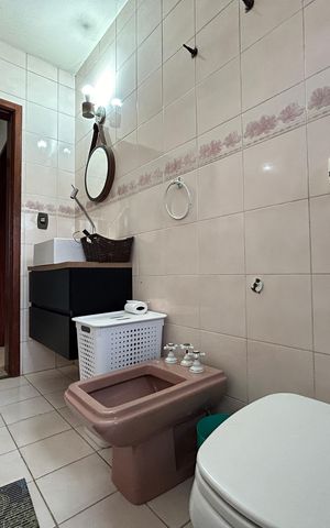 Casa para alugar com 290m², 4 quartos e 1 vaga Casa para alugar com 290m², 4 quartos e 1 vagaBanheiro 2