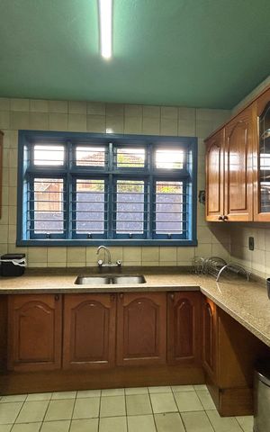 Casa para alugar com 290m², 4 quartos e 1 vaga Casa para alugar com 290m², 4 quartos e 1 vagaCozinha