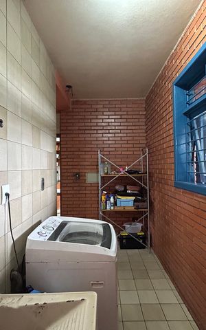 Casa para alugar com 290m², 4 quartos e 1 vaga Casa para alugar com 290m², 4 quartos e 1 vagaÁrea de Serviço