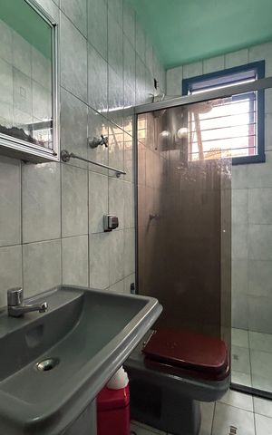 Casa para alugar com 290m², 4 quartos e 1 vaga Casa para alugar com 290m², 4 quartos e 1 vagaBanheiro 3