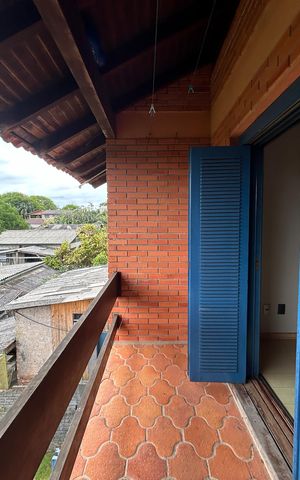 Casa para alugar com 290m², 4 quartos e 1 vaga Casa para alugar com 290m², 4 quartos e 1 vagaSacada - Suíte