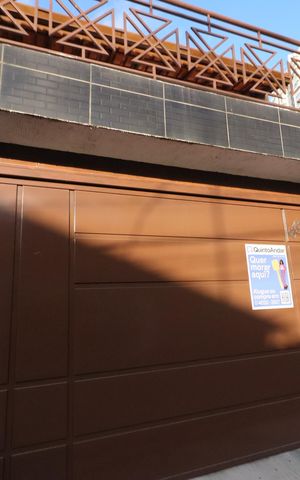 Casa à venda com 150m², 3 quartos e 2 vagasFachada