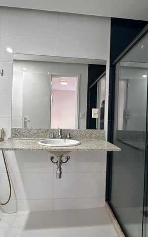 Apartamento para alugar com 182m², 3 quartos e 2 vagasSuíte 3 - Banheiro