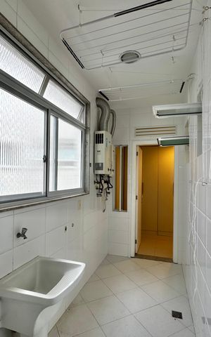 Apartamento para alugar com 182m², 3 quartos e 2 vagasCozinha e Área de Serviço