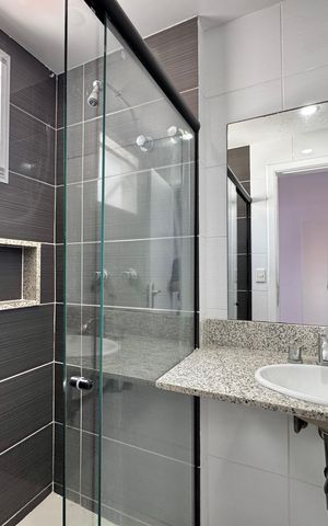 Apartamento para alugar com 182m², 3 quartos e 2 vagasSuíte 2 - Banheiro