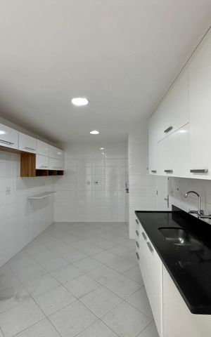 Apartamento para alugar com 182m², 3 quartos e 2 vagasCozinha e Área de Serviço