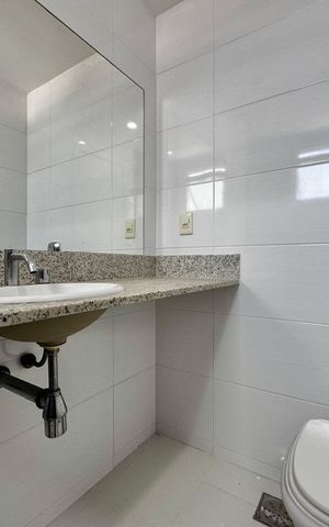 Apartamento para alugar com 182m², 3 quartos e 2 vagasSuíte 2 - Banheiro