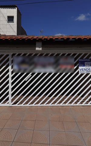 Casa à venda com 119m², 2 quartos e 2 vagasFachada com a Plaquinha FZFS-51