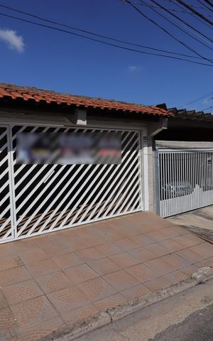 Casa à venda com 119m², 2 quartos e 2 vagasFachada