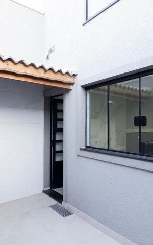 Casa à venda com 144m², 3 quartos e 2 vagas Casa à venda com 144m², 3 quartos e 2 vagasÁrea de Serviço
