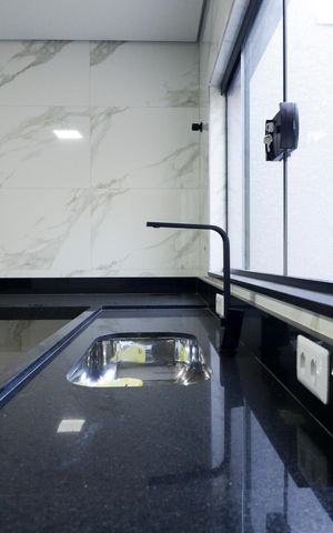Casa à venda com 144m², 3 quartos e 2 vagas Casa à venda com 144m², 3 quartos e 2 vagasCozinha