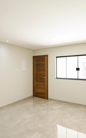 Casa à venda com 144m², 3 quartos e 2 vagas Casa à venda com 144m², 3 quartos e 2 vagasSala