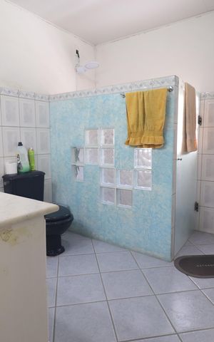 Casa à venda com 160m², 3 quartos e 2 vagasBanheiro