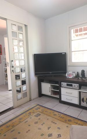 Casa à venda com 160m², 3 quartos e 2 vagasSala