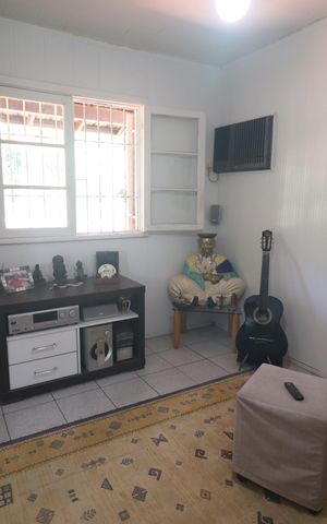 Casa à venda com 160m², 3 quartos e 2 vagasSala