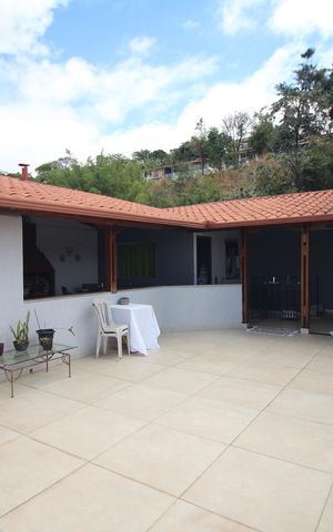 Apartamento à venda com 200m², 4 quartos e 2 vagasCobertura