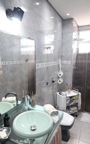 Apartamento à venda com 200m², 4 quartos e 2 vagasBanheiro 1