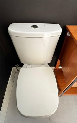 Casa de condomínio à venda com 300m², 3 quartos e 2 vagas Casa de condomínio à venda com 300m², 3 quartos e 2 vagasLavabo
