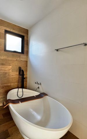 Casa de condomínio à venda com 300m², 3 quartos e 2 vagas Casa de condomínio à venda com 300m², 3 quartos e 2 vagasSuíte 1 - Banheiro