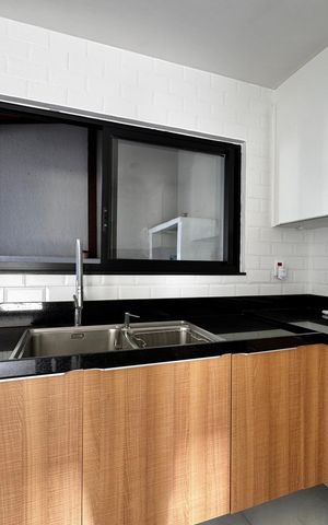 Casa de condomínio à venda com 300m², 3 quartos e 2 vagas Casa de condomínio à venda com 300m², 3 quartos e 2 vagasCozinha