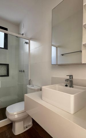 Casa de condomínio à venda com 300m², 3 quartos e 2 vagas Casa de condomínio à venda com 300m², 3 quartos e 2 vagasSuíte 2 - Banheiro