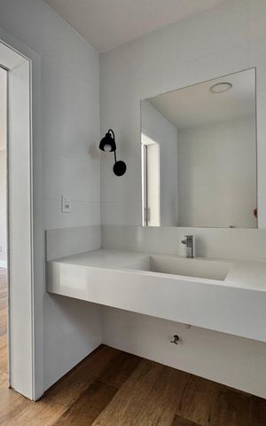 Casa de condomínio à venda com 300m², 3 quartos e 2 vagas Casa de condomínio à venda com 300m², 3 quartos e 2 vagasSuíte 2 - Banheiro