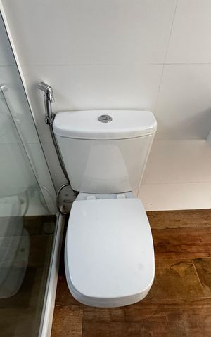 Casa de condomínio à venda com 300m², 3 quartos e 2 vagas Casa de condomínio à venda com 300m², 3 quartos e 2 vagasBanheiro Social