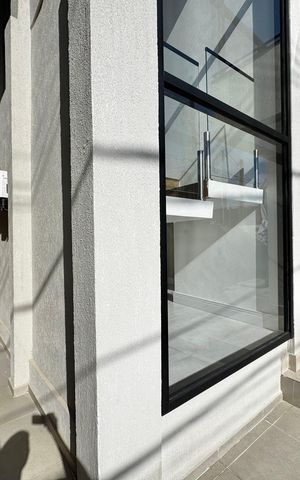 Casa de condomínio à venda com 300m², 3 quartos e 2 vagas Casa de condomínio à venda com 300m², 3 quartos e 2 vagasÁrea externa