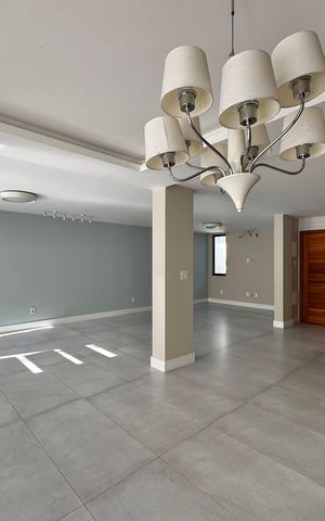 Casa de condomínio à venda com 300m², 3 quartos e 2 vagas Casa de condomínio à venda com 300m², 3 quartos e 2 vagasSala