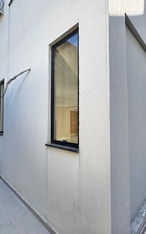 Casa de condomínio à venda com 300m², 3 quartos e 2 vagas Casa de condomínio à venda com 300m², 3 quartos e 2 vagasÁrea externa