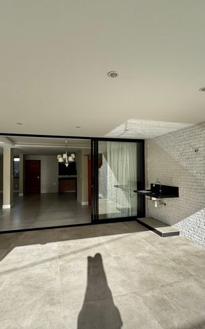 Casa de condomínio à venda com 300m², 3 quartos e 2 vagas Casa de condomínio à venda com 300m², 3 quartos e 2 vagasÁrea externa