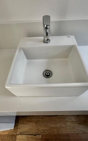 Casa de condomínio à venda com 300m², 3 quartos e 2 vagas Casa de condomínio à venda com 300m², 3 quartos e 2 vagasSuíte 2 - Banheiro