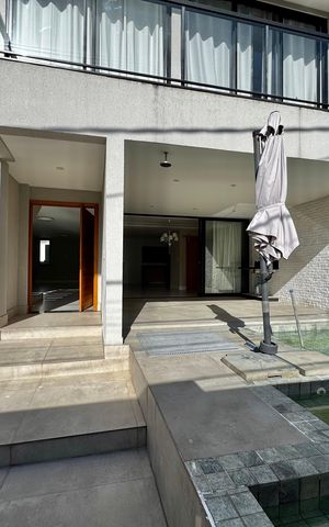 Casa de condomínio à venda com 300m², 3 quartos e 2 vagas Casa de condomínio à venda com 300m², 3 quartos e 2 vagasÁrea externa