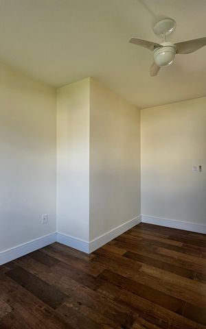 Casa de condomínio à venda com 300m², 3 quartos e 2 vagas Casa de condomínio à venda com 300m², 3 quartos e 2 vagasQuarto
