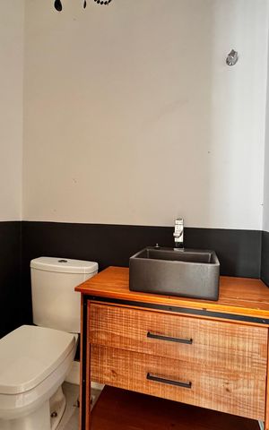 Casa de condomínio à venda com 300m², 3 quartos e 2 vagas Casa de condomínio à venda com 300m², 3 quartos e 2 vagasLavabo