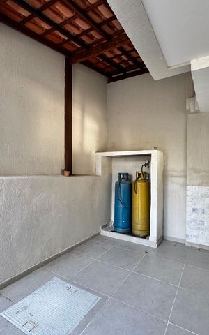 Casa de condomínio à venda com 300m², 3 quartos e 2 vagas Casa de condomínio à venda com 300m², 3 quartos e 2 vagasÁrea de Serviço