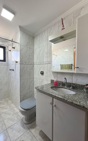 Apartamento à venda com 130m², 3 quartos e 2 vagas Apartamento à venda com 130m², 3 quartos e 2 vagasBanheiro Corredor