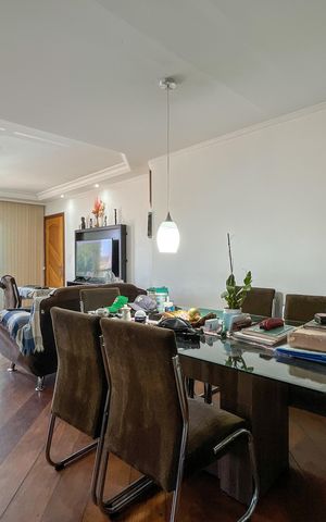 Apartamento à venda com 130m², 3 quartos e 2 vagas Apartamento à venda com 130m², 3 quartos e 2 vagasSala