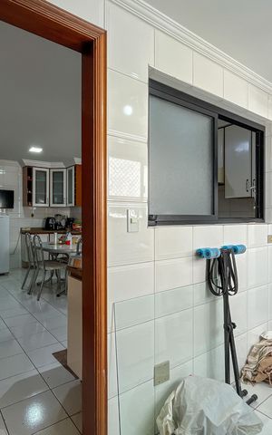 Apartamento à venda com 130m², 3 quartos e 2 vagas Apartamento à venda com 130m², 3 quartos e 2 vagasÁrea de Serviço